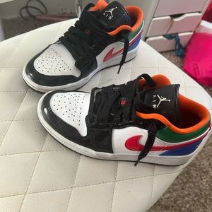 Nike air Jordan’s size 6 women’s